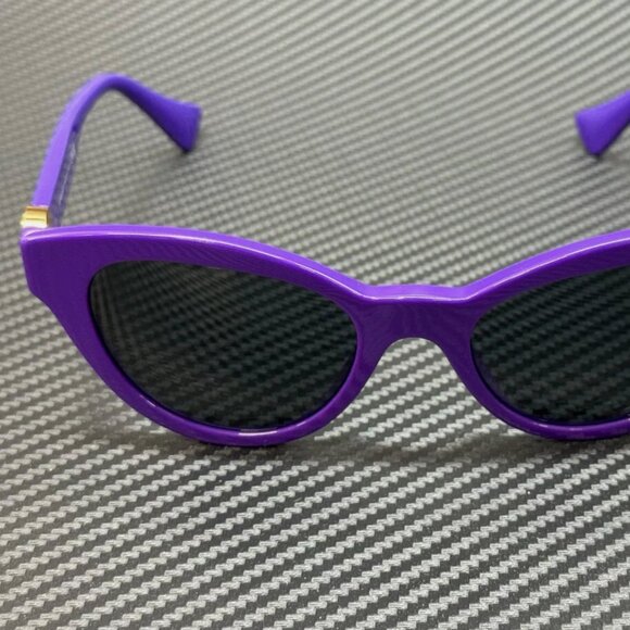 Versace Violet Womens Sunglasses New main image 4